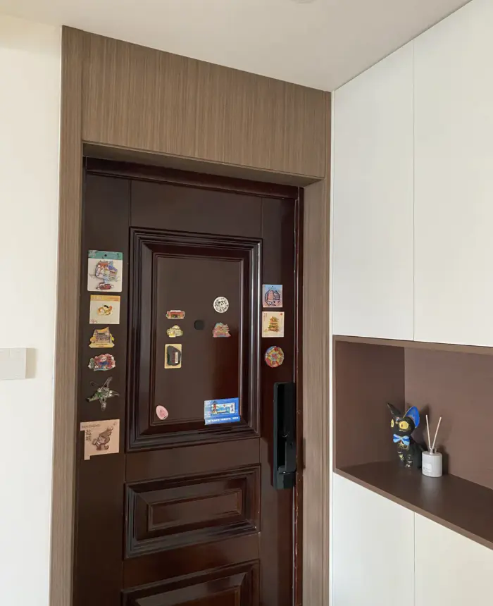 Sapiuri wood grain heat transfer film applied to door casing lines